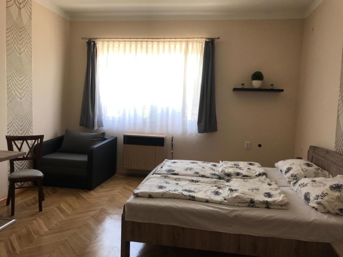 Venusz Ueduelocentrum Tiszacsege Exteriör bild
