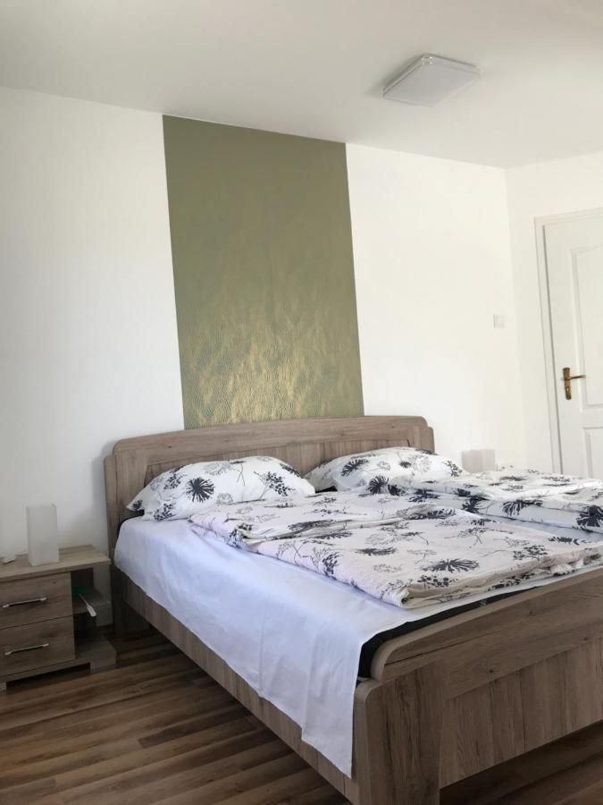 Venusz Ueduelocentrum Tiszacsege Exteriör bild